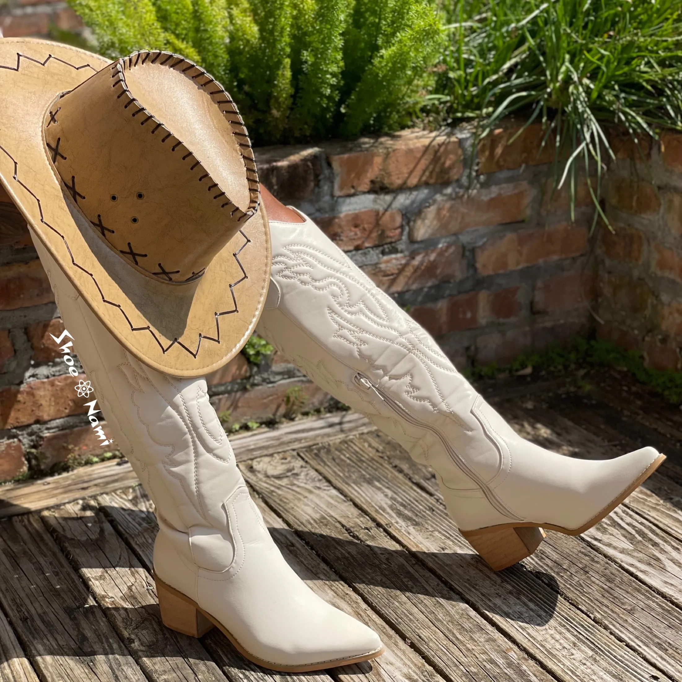 DALLAS/2024 Nude Faux Leather Boot Cowboy Western Styling with Stitching Detail