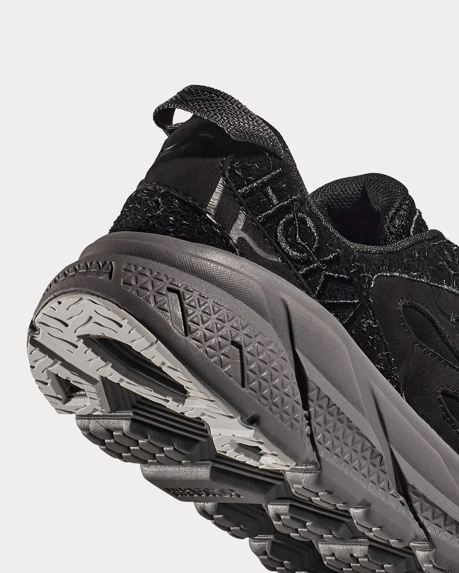 Elite Terrain System Clifton L Suede Black / Satellite Grey Running Shoes