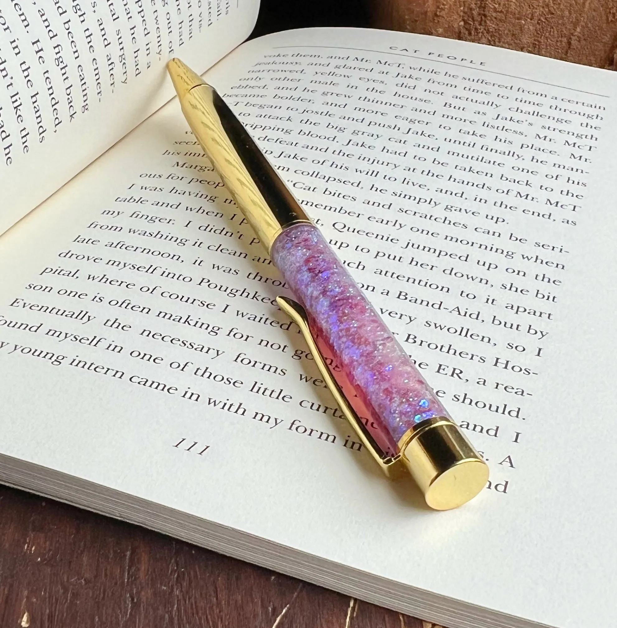 Glitter filled pen