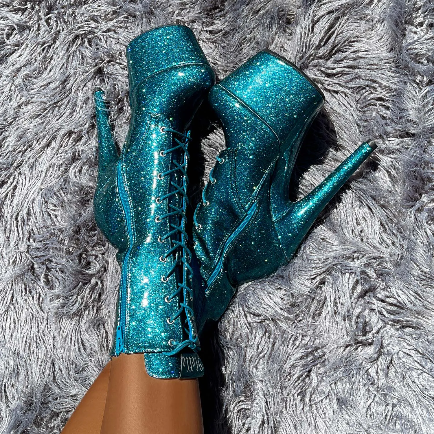 The Glitterati Boot - Ocean Eyes - 7 INCH